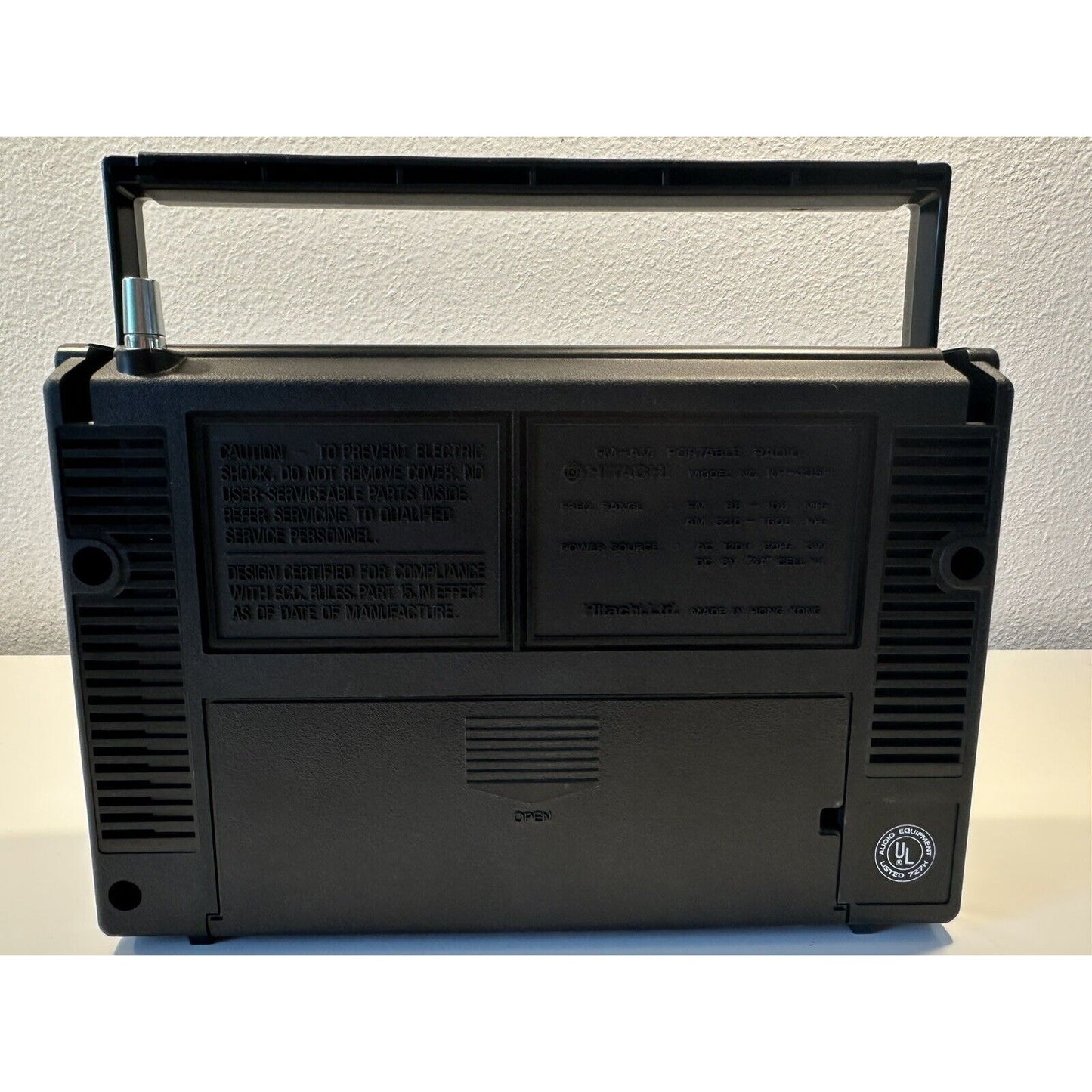 VINTAGE *NEW* 1970's Hitachi Model KH-435H AM/FM Portable Transistor Radio
