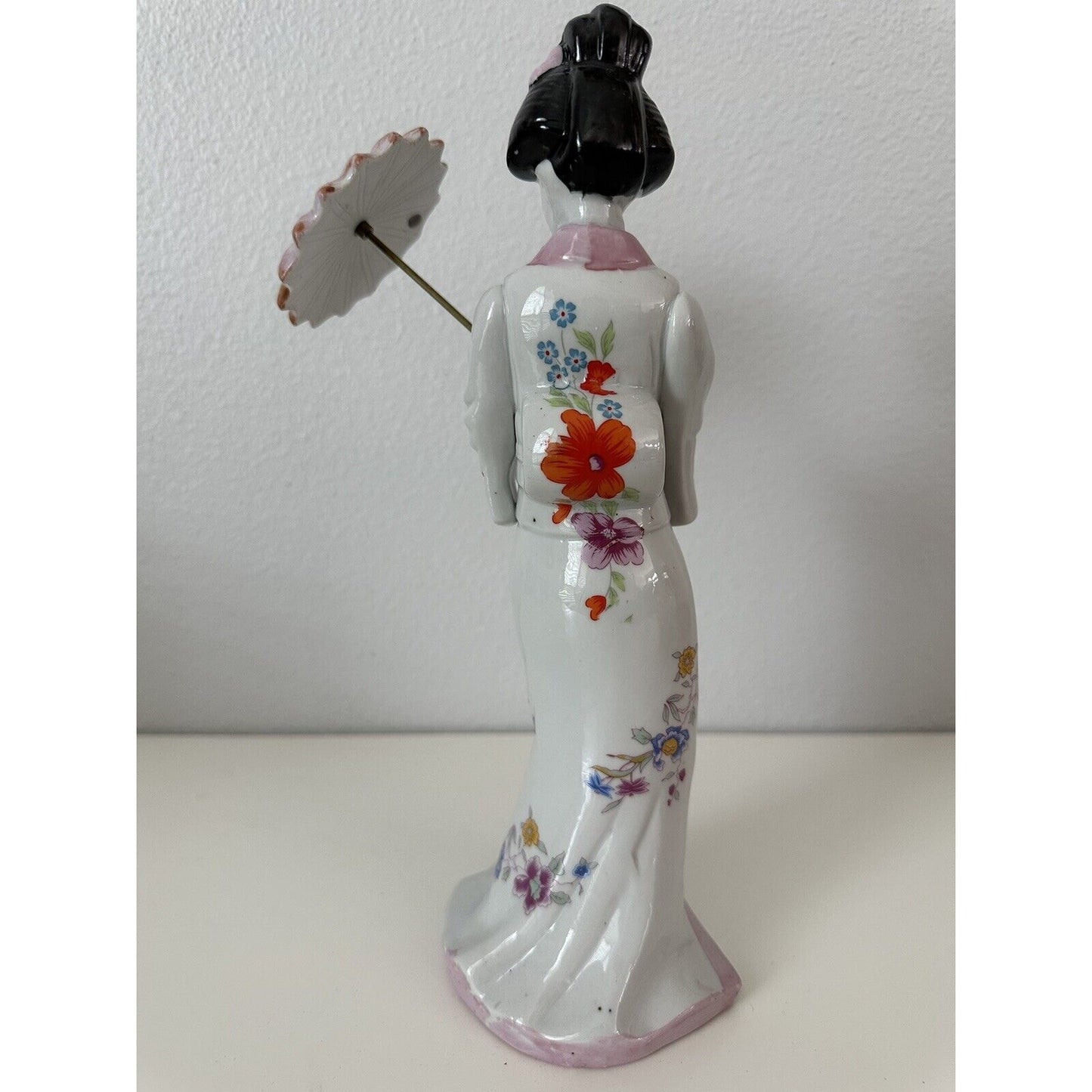 VINTAGE *NEW* 1950's Sophia-Ann Oriental Porcelain Figurine with Umbrella