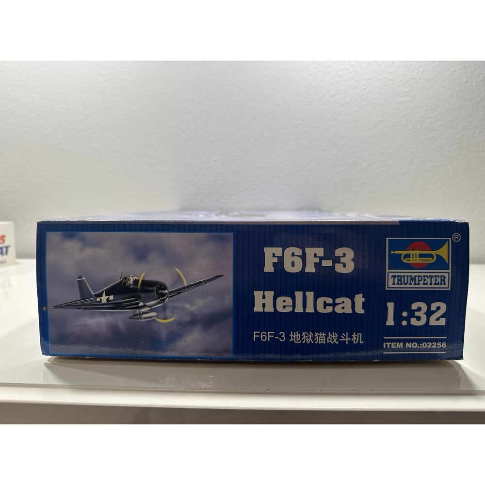 VINTAGE *NEW* Trumpeter 02256 1:32 F6F-3 Hellcat Model Kit