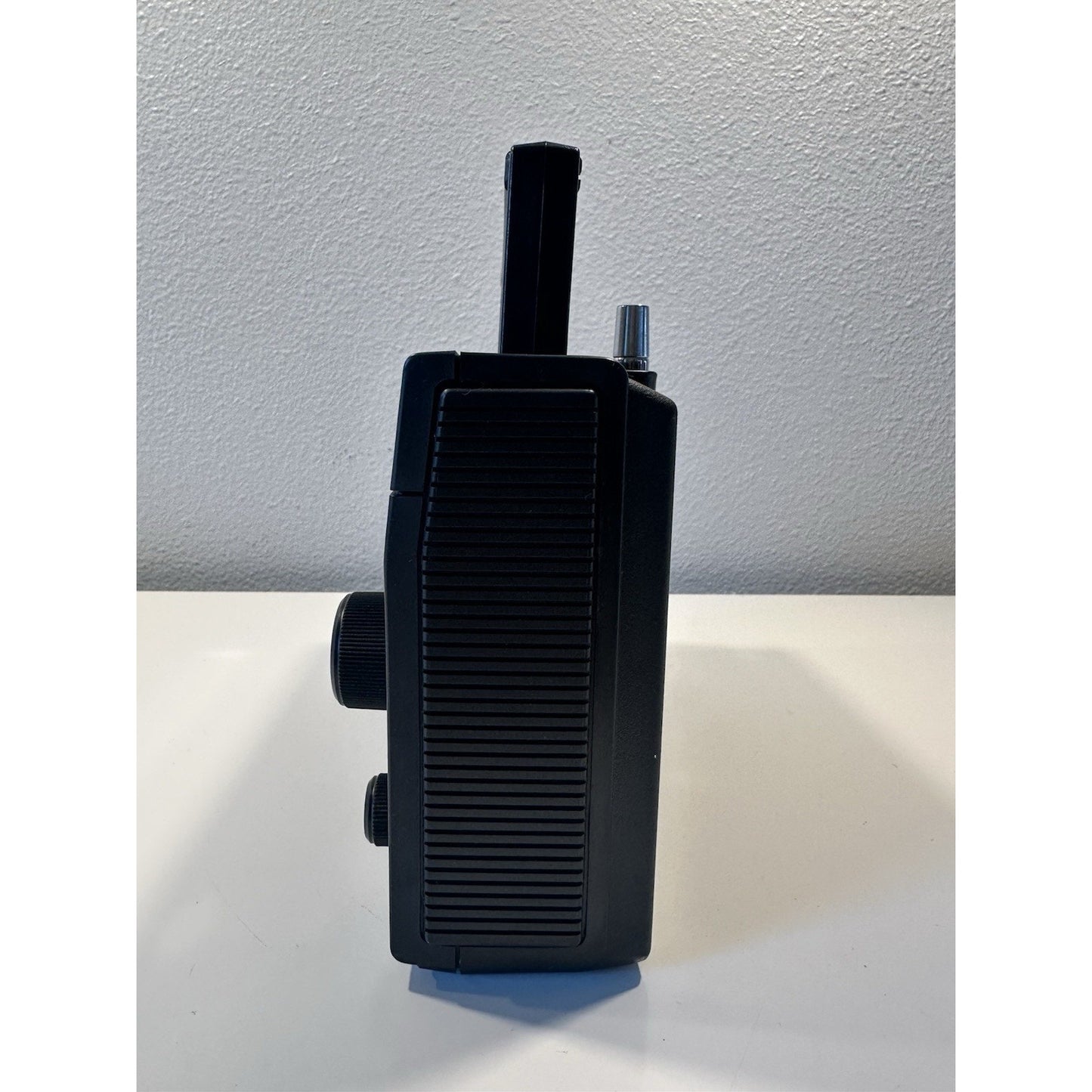 VINTAGE *NEW* 1970's Hitachi KH-435H FM/AM Portable Radio