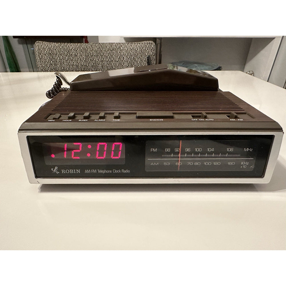 VINTAGE *NEW* 1970’s Robin AM/FM Telephone Alarm Clock PH-3500