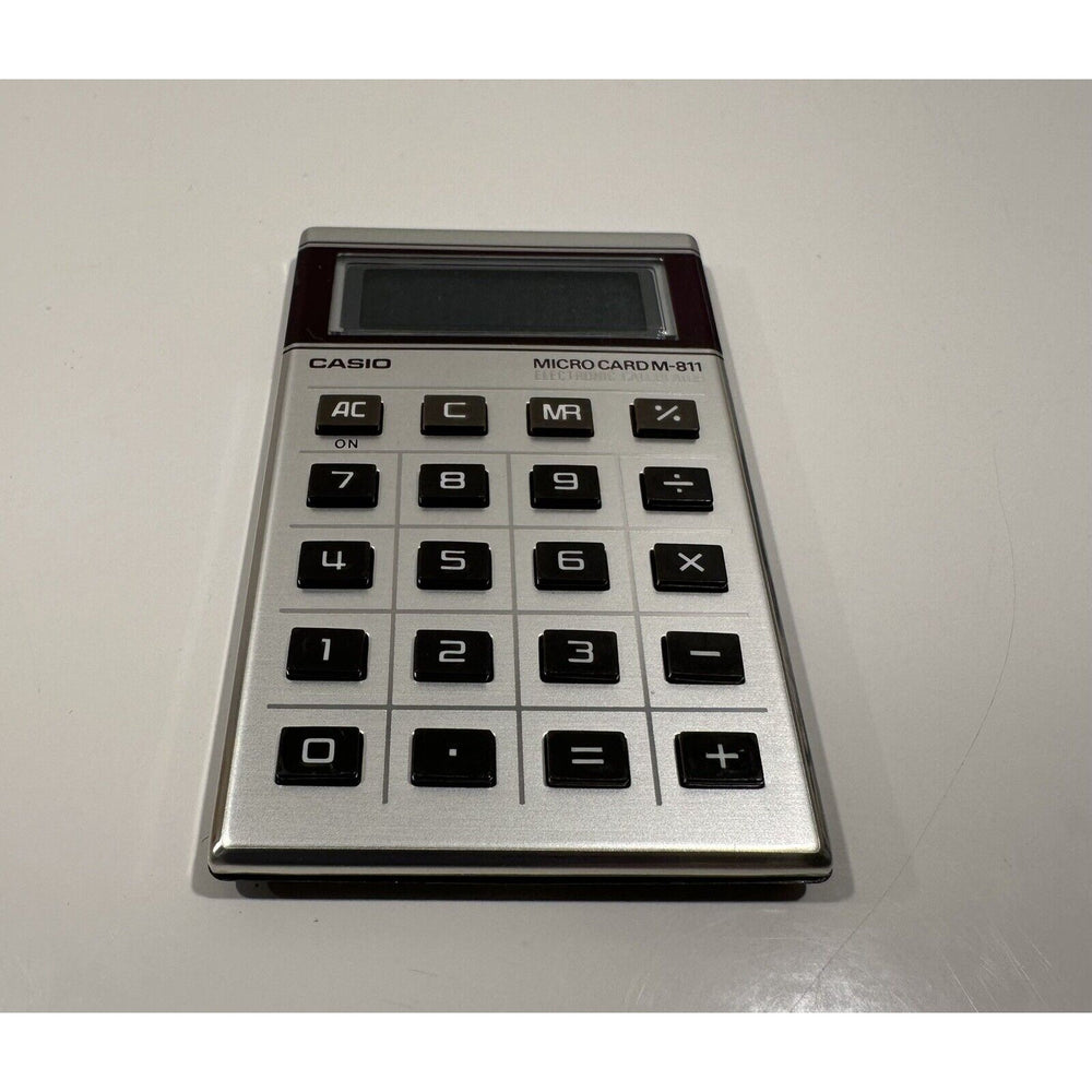 VINTAGE *NEW* CASIO M-811 Micro Card Electronic Calculator
