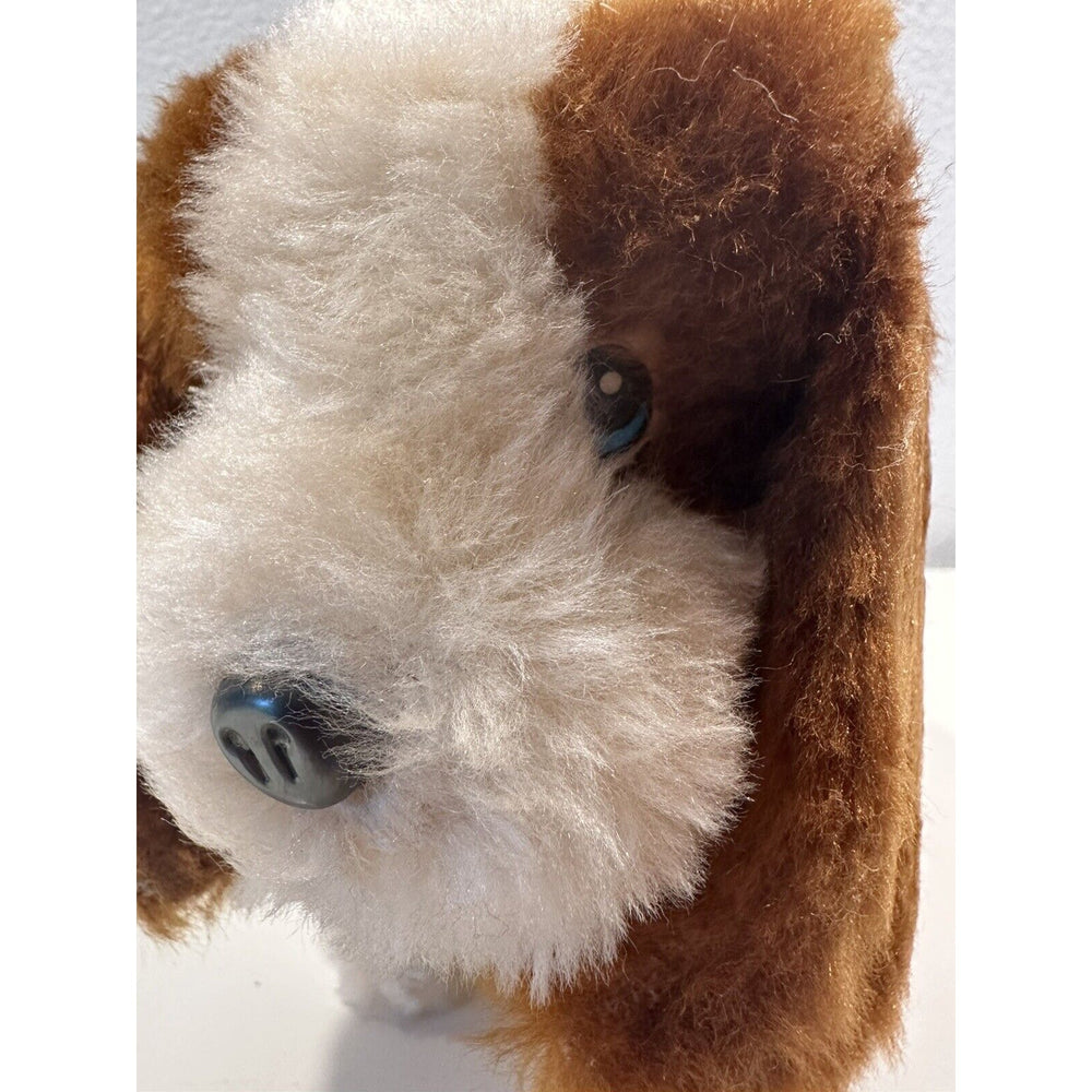 VINTAGE *NEW* 1970's Lovely Dog Walking Barking White Collared Dog