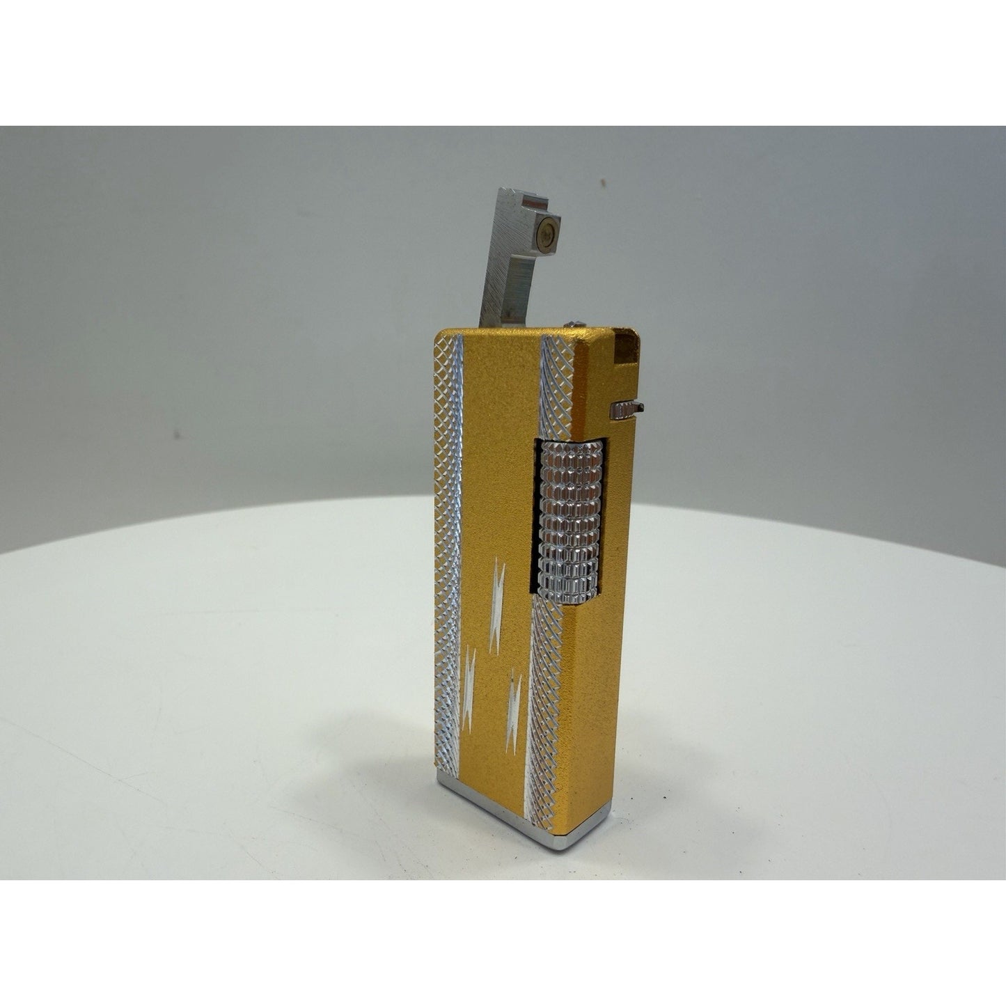 VINTAGE *NEW* 1950's Imperial Gold with Silver Design Super Lighter
